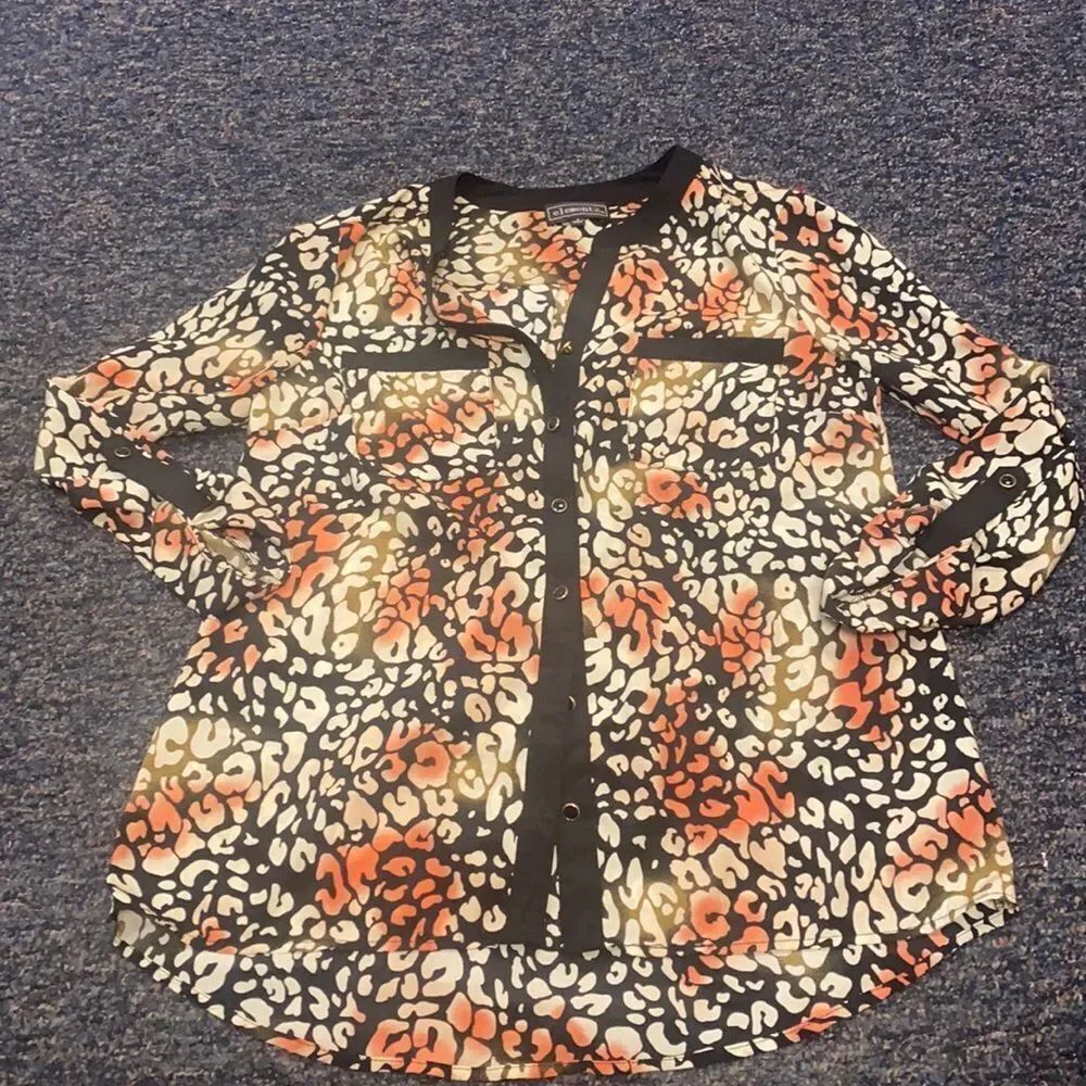 Elementz Leopard Button Down Blouse sz. S